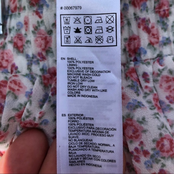 (🌸3 FOR $15 DEAL!) Floral Mini Skirt Forever 21 - Picture 4 of 4